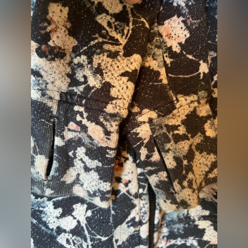 Lululemon Scuba Hoodie Cotton Fleece EUC Spring Bloom Multi / Alpine White Sz 4 - Picture 8 of 9